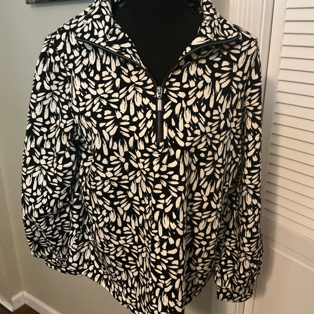 Long sleeve pullover zipper front